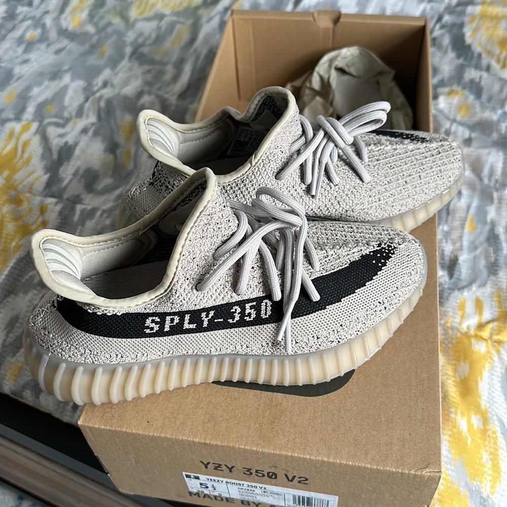 🛑 SOLD 🛑 Size 5.5 - adidas Yeezy Boost 350 V2 Low Slate